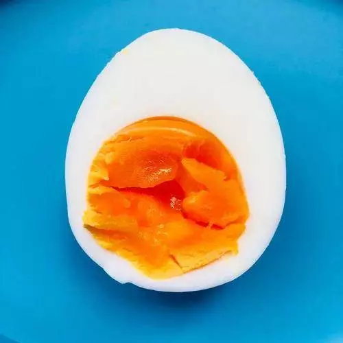 「水煮蛋」榮登最有效減肥食物第一名,營養師掛保證!照著菜單吃,2周瘦5公斤,健康減重