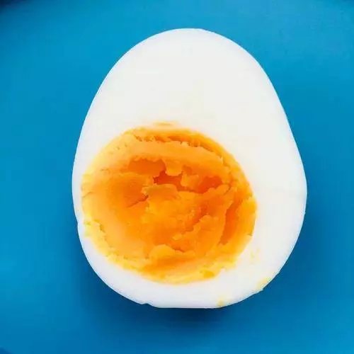 「水煮蛋」榮登最有效減肥食物第一名,營養師掛保證!照著菜單吃,2周瘦5公斤,健康減重