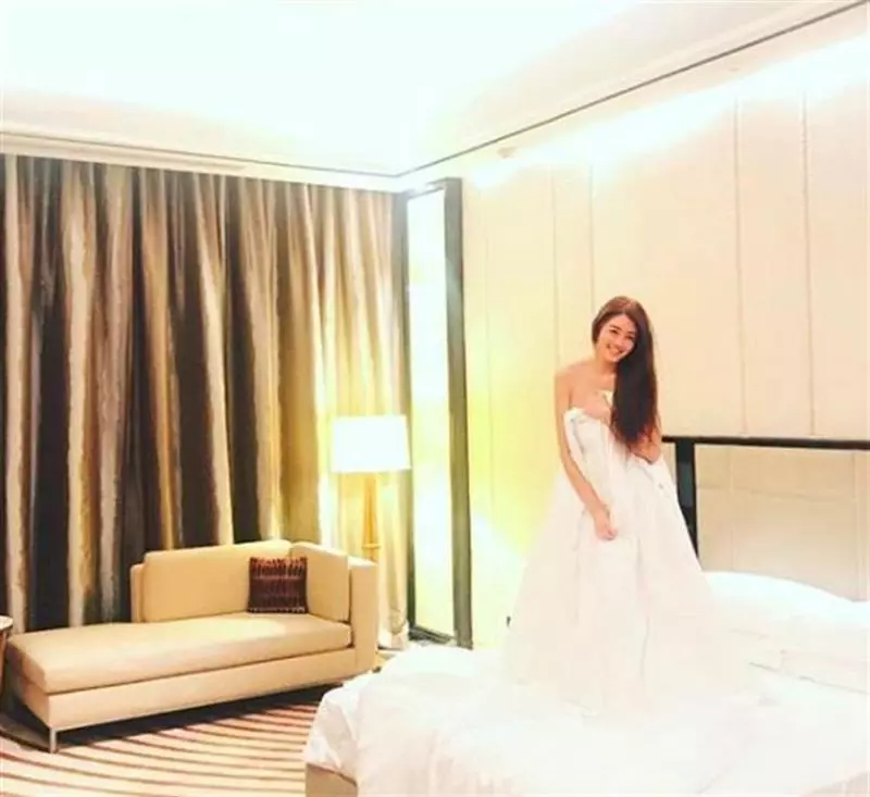 賴琳恩「女上男下」「」影片「」外流 (背後式)襲擊陳乃榮
