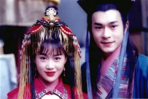 還記得陳小春版鹿鼎記嗎?現實中他老婆鋃鐺入獄,「壕無人性」!