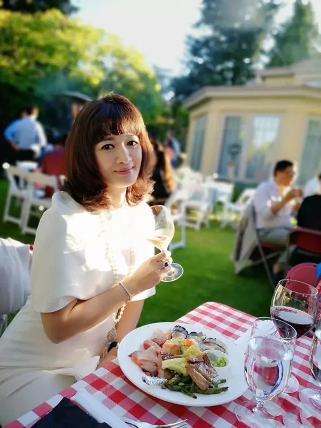 還記得陳小春版鹿鼎記嗎?現實中他老婆鋃鐺入獄,「壕無人性」!