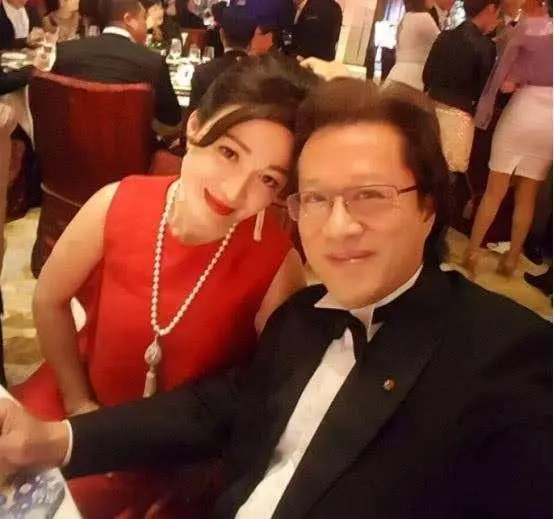 還記得陳小春版鹿鼎記嗎?現實中他老婆鋃鐺入獄,「壕無人性」!