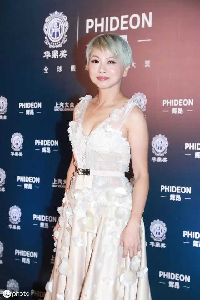 還記得陳小春版鹿鼎記嗎?現實中他老婆鋃鐺入獄,「壕無人性」!