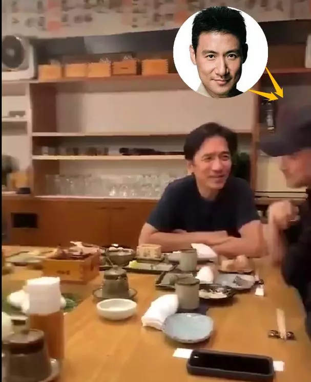 梁朝偉張學友喝茶被偶遇,兩大男神面容滄桑老成這樣!