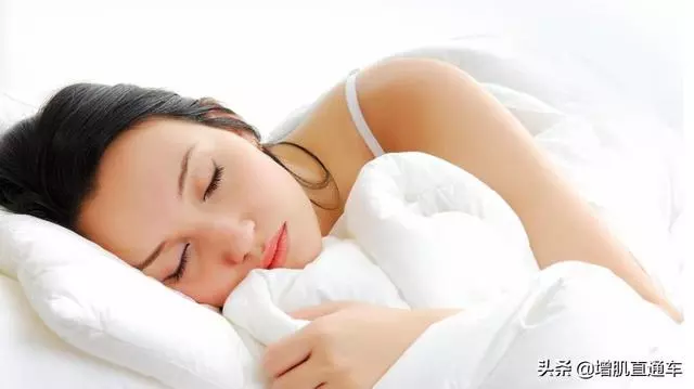 睡前養生比什麼護膚品都好,睡前養成這兩個習慣,助你更年輕