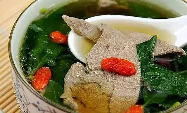 防治老花眼,記住這幾個方法,80歲看得清!