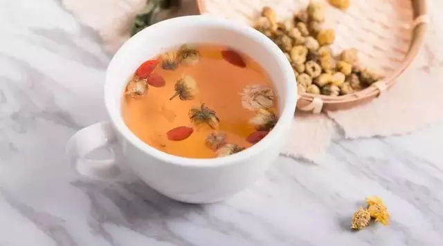 防治老花眼,記住這幾個方法,80歲看得清!
