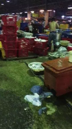新加坡這家老壇酸菜魚,從淩晨一點開始準備,吃過的人都說好!