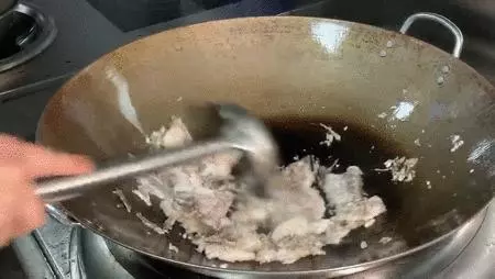 新加坡這家老壇酸菜魚,從淩晨一點開始準備,吃過的人都說好!