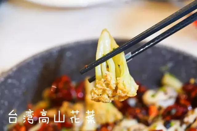 新加坡這家老壇酸菜魚,從淩晨一點開始準備,吃過的人都說好!