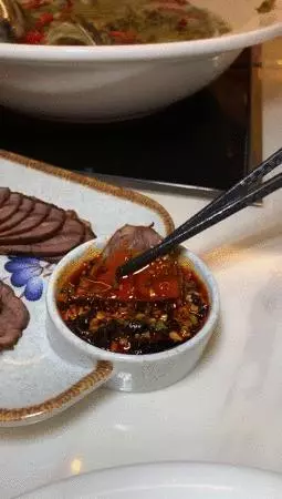 新加坡這家老壇酸菜魚,從淩晨一點開始準備,吃過的人都說好!