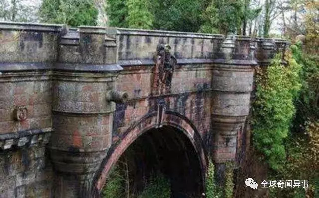 英國這條「鬼橋」讓600條狗跳橋自殺,科學家最後揪出橋下兇手!