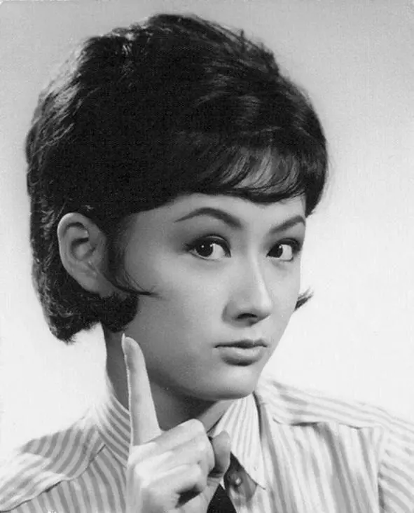 她是娛樂圈中不老傳奇,離婚後一直沒有再嫁,如今72歲宛如少女!