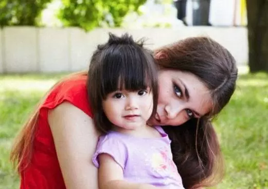孩子黏你,其實他是很害怕……請理解孩子的分離焦慮與安全感建構過程