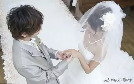 老房子拆遷,婆婆給小兒媳一套房子,聽到對話,女子決定離婚