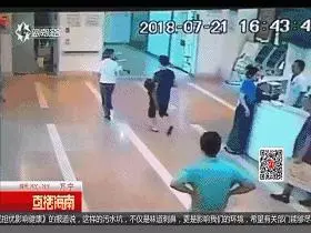 「爸爸我起不來了」,女童被打1小時沒救了,惡父獲刑12年,當庭不服!