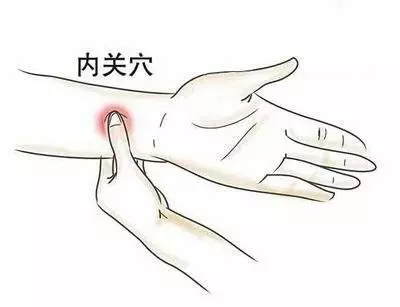 29歲男子,半夜胸痛,心梗去世,醫生直言:2個習慣害的!