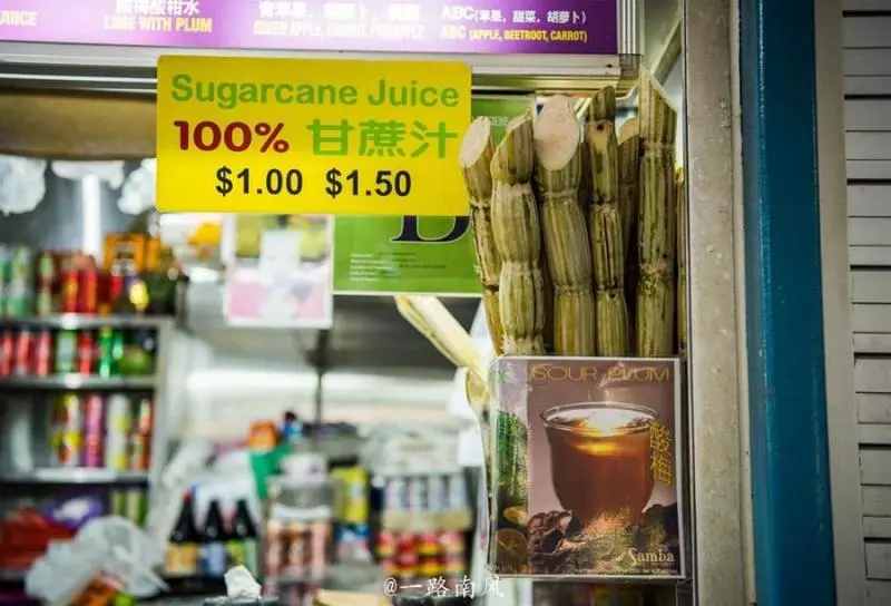 月薪四千多的新加坡人中午吃什麼?高級餐廳人煙稀少,這個小攤前面大排長龍!