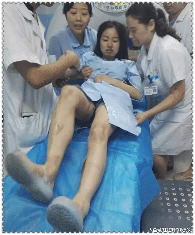 妻子植物人, 過年喂餃子時被子一直抖, 掀開被子後, 丈夫開心壞了!