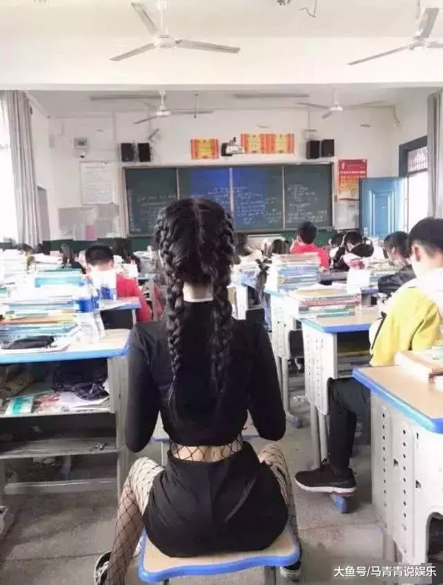 中學生都那麼大膽了?身材是亮點,網友:現在的00後不得了!