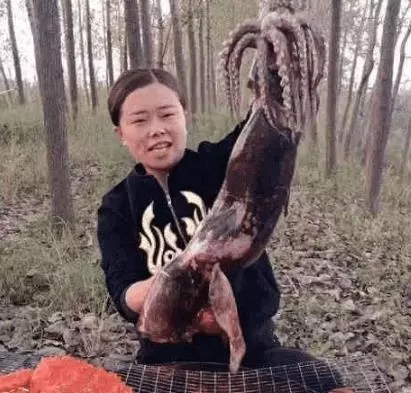 網紅吃播不是龍蝦就是帝王蟹,他們條件真這麼好嗎?其實都是套路!