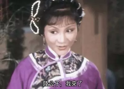 狄波拉是謝霆鋒的母親,28歲嫁浪子!以淚洗面決心離婚…如今67歲帶著現任「與前夫喝茶」:餘生做回自己。