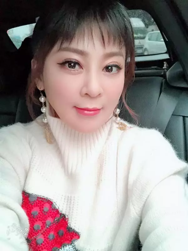 31年前嫩照出爐!王彩樺自豪當年「靠年輕美貌取勝」!張秀卿看後吐槽:整很大