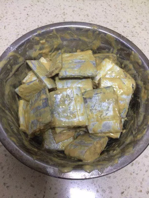 金黃酥脆「炸帶魚」食譜大公開!該裹麵粉還是澱粉?90%人都不知道的「黃金比例」快記起來!