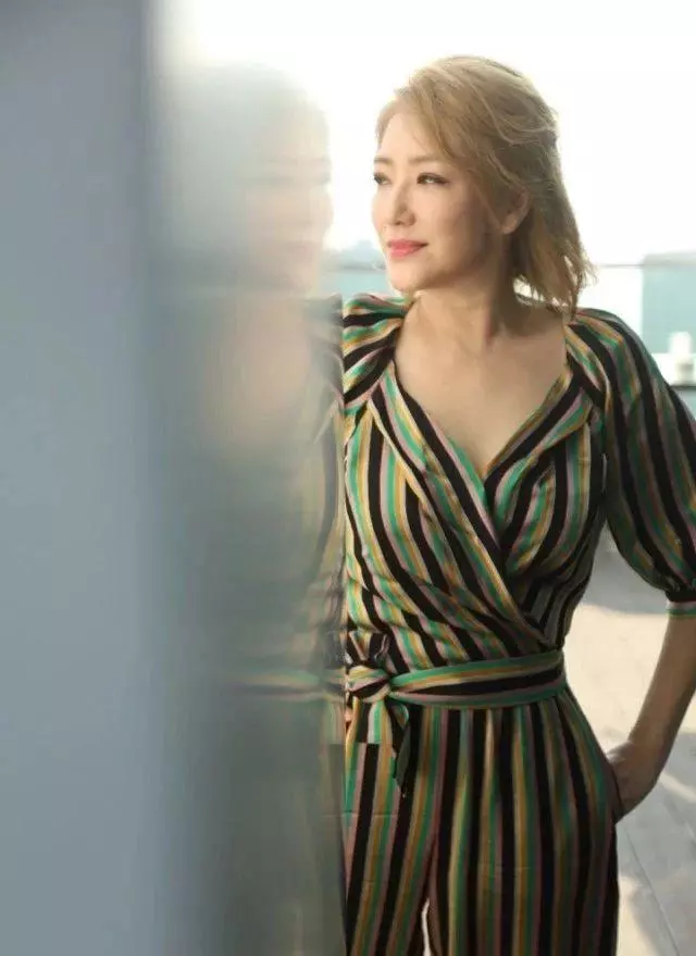 曾被批一世都嫁不出!53歲前TVB女星直言生氣:我不比別人差吧