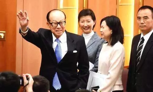 想幹 掉華為?李嘉誠霸氣:先問問我再說!華為5G再簽500億大單!