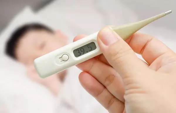 孩子一發燒就提心吊膽?美國兒科醫生幫你解除「發燒恐懼症」!
