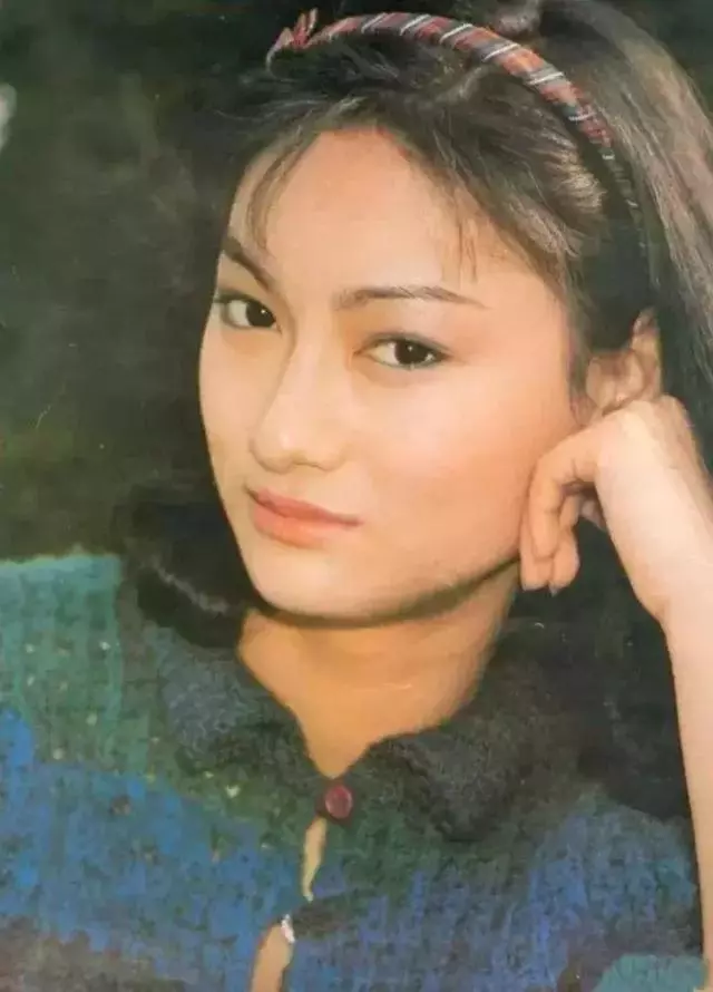 從乞丐到影后,等了初戀40年,六旬美人的倔強與優雅