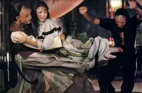 從乞丐到影后,等了初戀40年,六旬美人的倔強與優雅