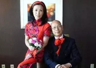 看哭網友的愛情:95歲老爺爺臨終前與老伴兒的告別!