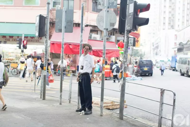 【1 VS 5 !】TVB綠葉在日本被騙硬拍Ham片,5個女服侍他一人… 網友:太夠力了!
