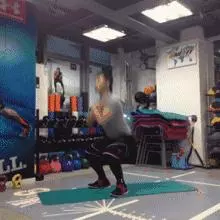 下蹲5分鐘步行一小時!適合上班族的養生蹲:抗衰、健骨、還減肥