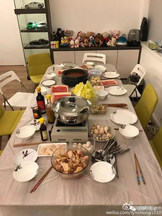 熊黛林有孕在身也不忌口,不吃午飯也要麻辣火鍋