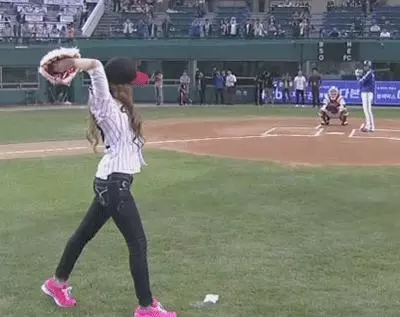 老王背著老婆出軌女鄰居,完事後女鄰居說的一句話讓老王頭上瞬間綠了一大片!