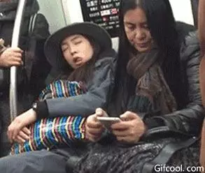 老王背著老婆出軌女鄰居,完事後女鄰居說的一句話讓老王頭上瞬間綠了一大片!