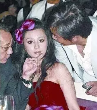 看到這些照片後,才發現女明星背後心酸,娛樂圈為什麼難混!