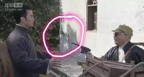 影視劇穿幫鏡頭,看了捧腹大笑,真不知道導演是怎麼想的!