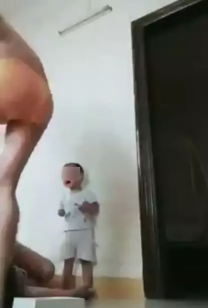 被丈夫拳打腳踢約1分鐘!家暴男是慣犯 ,女子希望離婚!