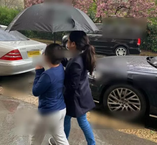 排場真大!甘比帶子女逛超市保鏢如雲,73億身家兒子已見怪不怪~~~