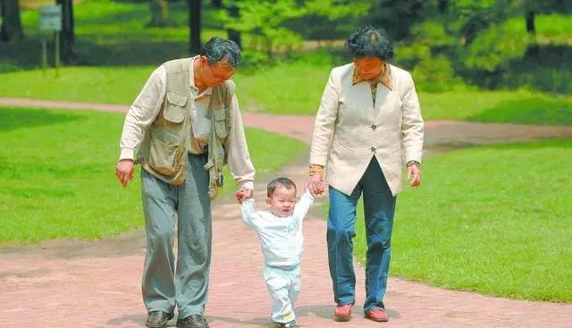 兒子你們要生二胎,我堅決不同意,一位老人的話讓人真想哭