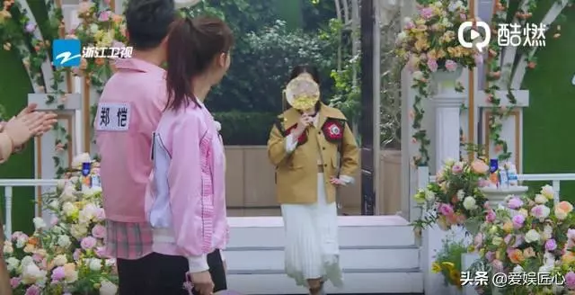跑男五美出場,baby吳謹言風格差距大,佘詩曼張嘉倪氣質很贊