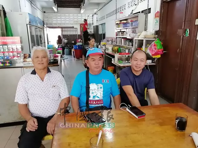 弟爆竊被揭發, 哥潛入店搗亂報復!古來一雜貨店兩個月內兩度遭爆竊。