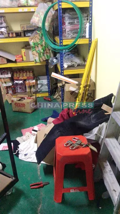 弟爆竊被揭發, 哥潛入店搗亂報復!古來一雜貨店兩個月內兩度遭爆竊。