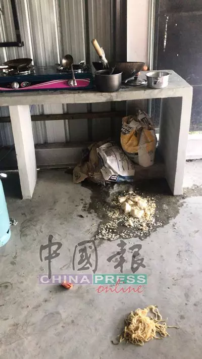 弟爆竊被揭發, 哥潛入店搗亂報復!古來一雜貨店兩個月內兩度遭爆竊。
