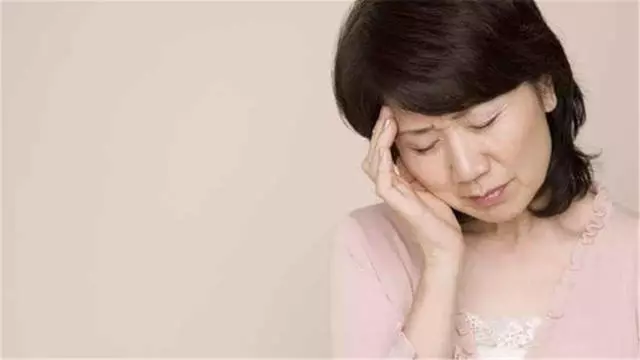 女性最佳「絕經」年齡是幾歲?醫生:太晚或太早,都可能有大麻煩