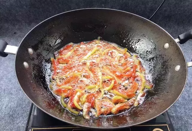 現在水果太貴,我把西瓜皮留下來做成這,可以吃1個月!